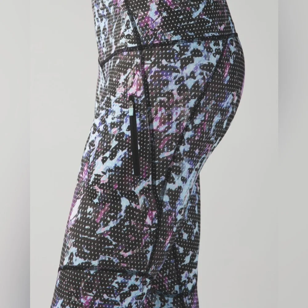 Lululemon Crop Leggings Floral Sport Blue, size 8, women’s - Picture 6 of 7